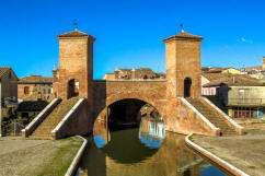 ponte trepponti di comacchio